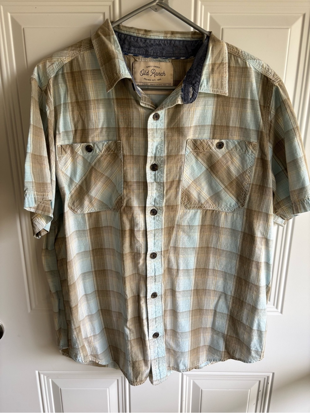 Short-Sleeve Plaid Button-Down Shirt — Light Blue & Tan